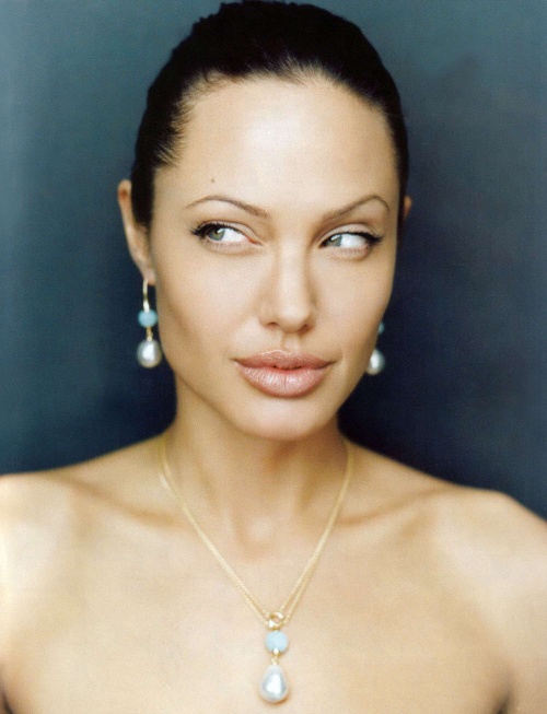 angelina jolie wearing no clothes